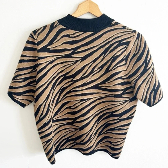 Michael Kors black/tan metallic tiger animal print cropped short sleeve sweater - Picture 4 of 5